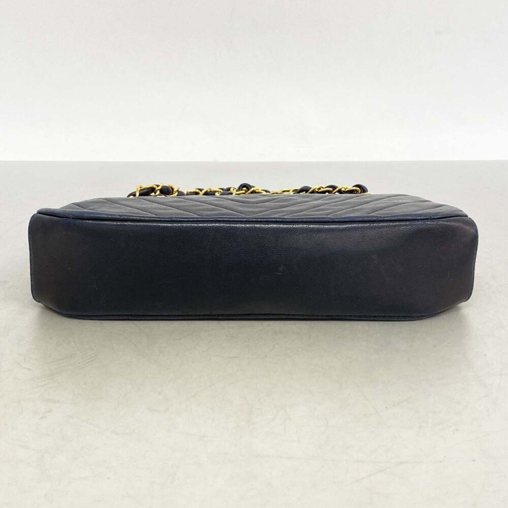 CHANEL Blue Lambskin Leather Shoulder Bag - Picture 3 of 10
